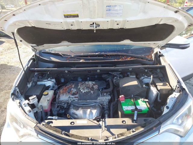2T3RFREVXGW490855 Toyota Rav4 Xle