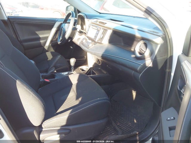 2T3RFREVXGW490855 Toyota Rav4 Xle
