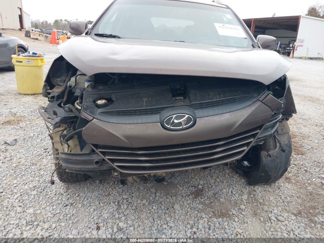 KM8JU3AG3EU916804 Hyundai TUCSON SE