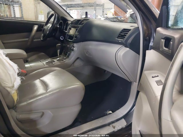 2013 TOYOTA HIGHLANDER 5TDBK3EH2DS258199 Photo 4