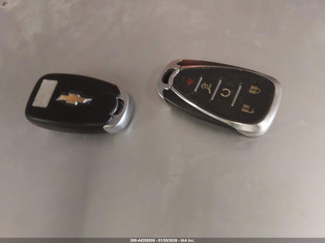 3GNAXUEV1KS656657 Chevrolet EQUINOX LT
