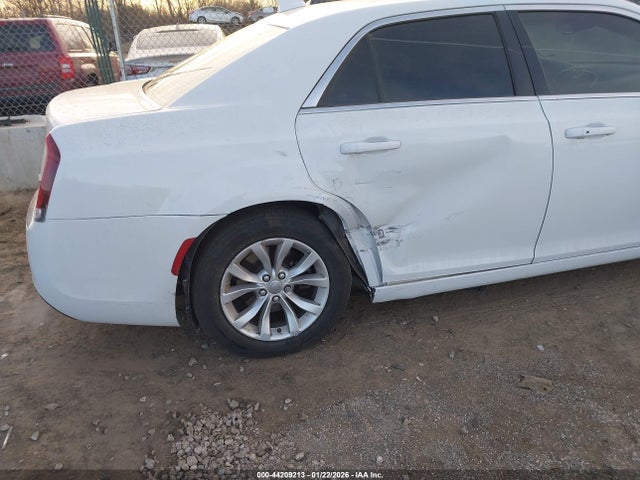 2015 CHRYSLER 300 2C3CCAAG3FH769400 Photo 5