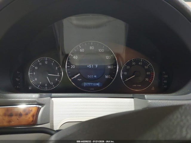 44209232 :رقم المزاد ، WDBUF70J65A666183 vin ، 2005 Mercedes-benz E 500 مزاد بيع