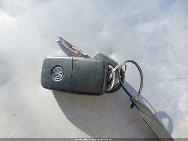 WVGAV7AX4GW542778 Volkswagen TIGUAN S