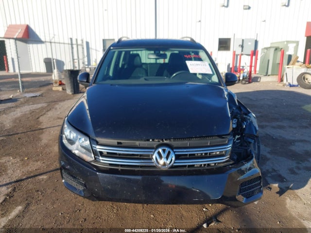 WVGAV7AX4GW542778 Volkswagen TIGUAN S