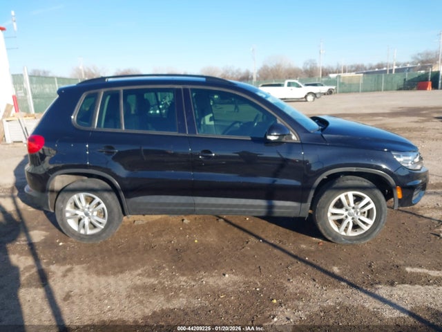 WVGAV7AX4GW542778 Volkswagen TIGUAN S