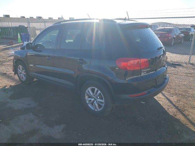 WVGAV7AX4GW542778 Volkswagen TIGUAN S