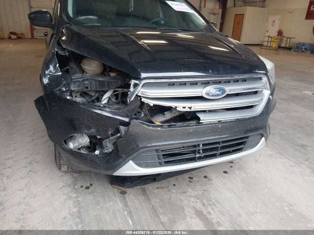 1FMCU0G91HUA24037 Ford ESCAPE SE