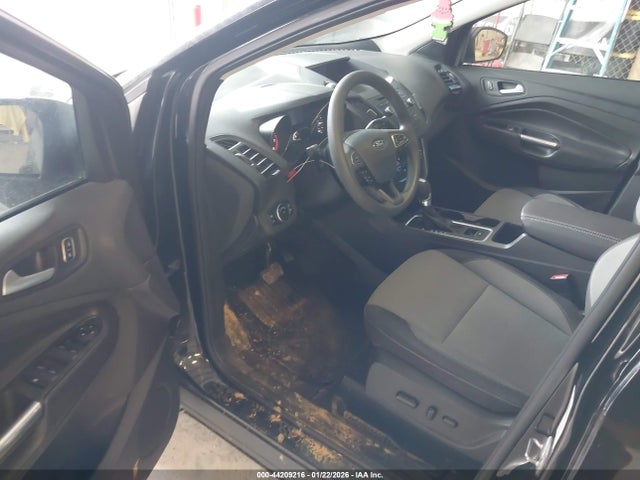1FMCU0G91HUA24037 Ford ESCAPE SE