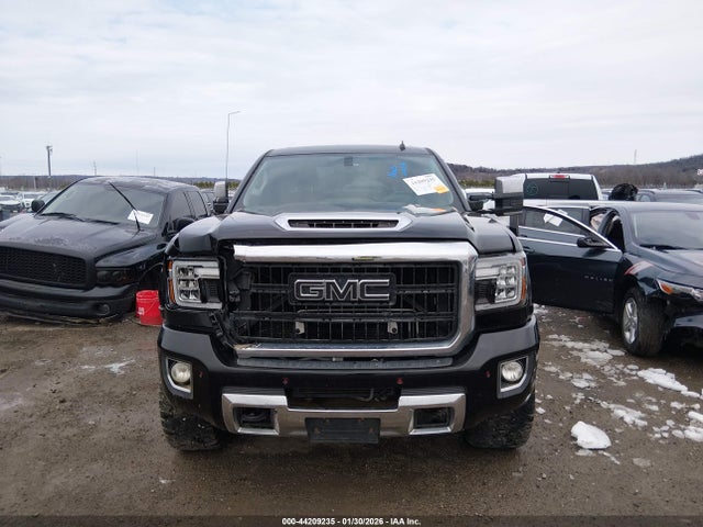 44209235 :رقم المزاد ، 1GT12ZE83FF172031 vin ، 2015 Gmc Sierra 2500hd Slt مزاد بيع