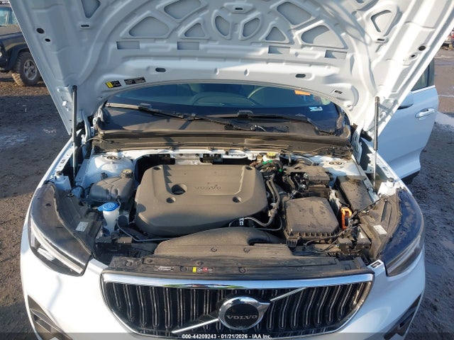 2024 VOLVO XC40 YV4L12UE8R2314411 Photo 9
