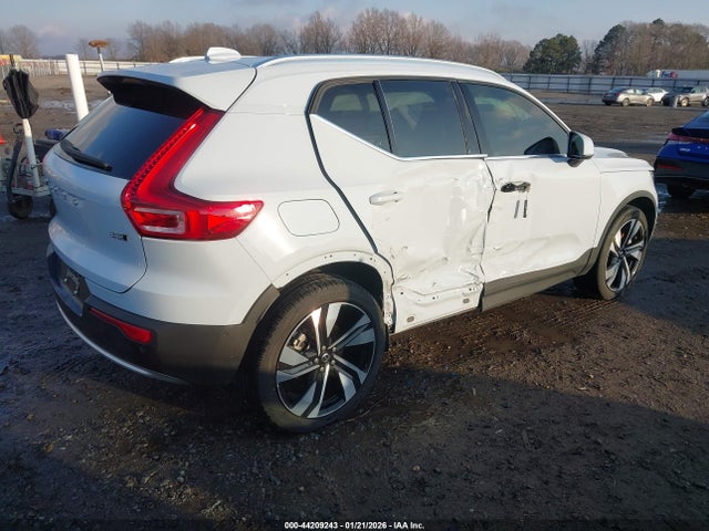 2024 VOLVO XC40 YV4L12UE8R2314411 Photo 3