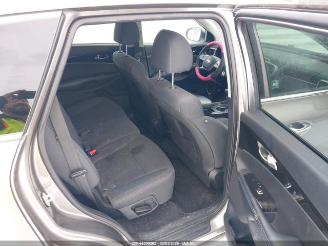Продажа на аукционе авто 2019 Kia Sorento 2.4l Lx, vin: 5XYPG4A32KG542692, номер лота: 44209262