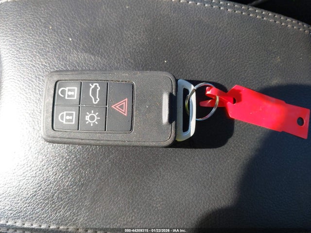 YV126MFK4F1337856 Volvo S60 T5 Premier