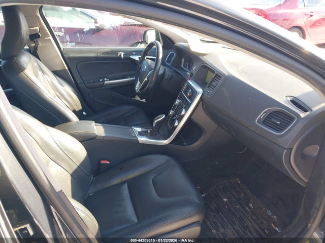 YV126MFK4F1337856 Volvo S60 T5 Premier