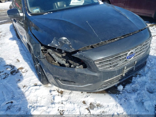 YV126MFK4F1337856 Volvo S60 T5 Premier