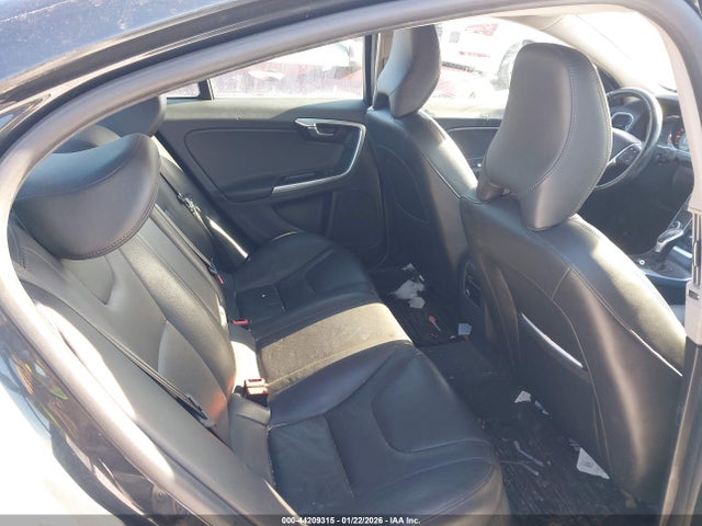 YV126MFK4F1337856 Volvo S60 T5 Premier