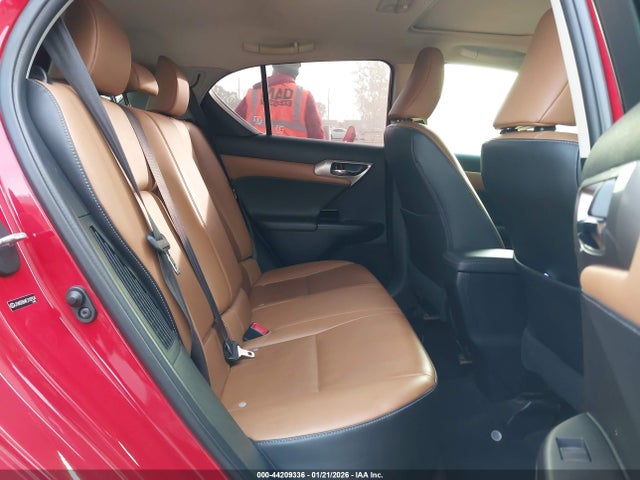 JTHKD5BH4E2182924 Lexus CT 200H
