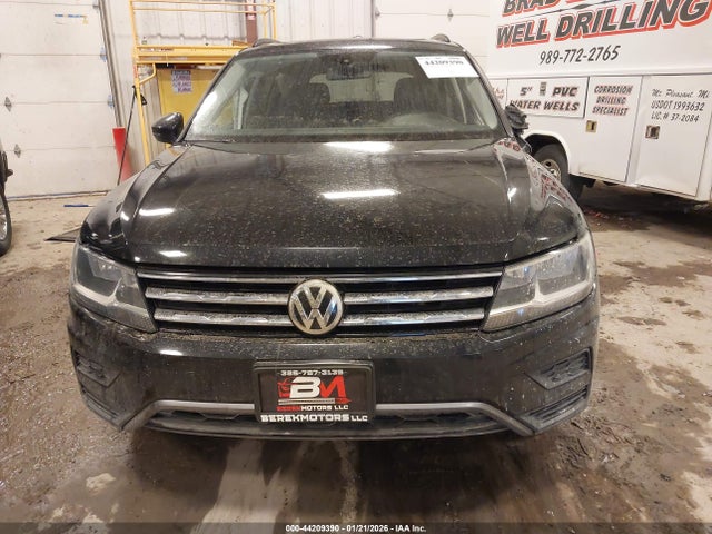 2018 Volkswagen Tiguan 2.0t Se/2.0t Sel მანქანა იყიდება აუქციონზე, vin: 3VV2B7AX7JM072238, აუქციონის ნომერი: 44209390
