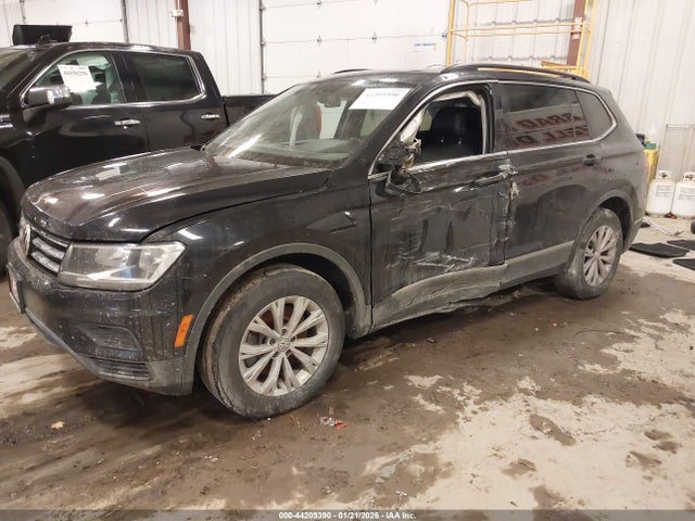 2018 VOLKSWAGEN TIGUAN 3VV2B7AX7JM072238 Photo 1