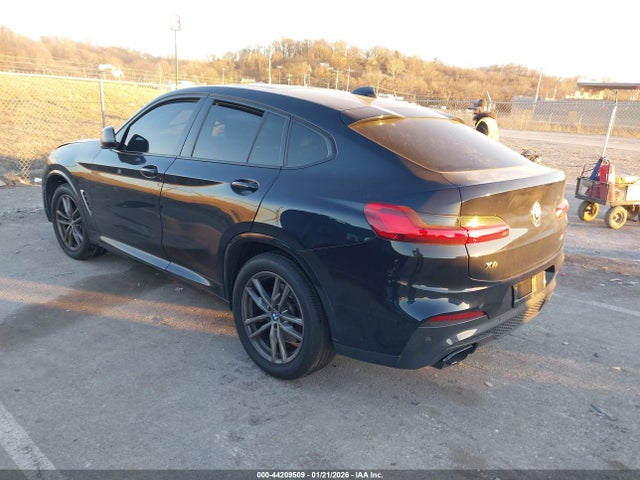 2020 BMW X4 5UX2V5C06L9B70142 Photo 2