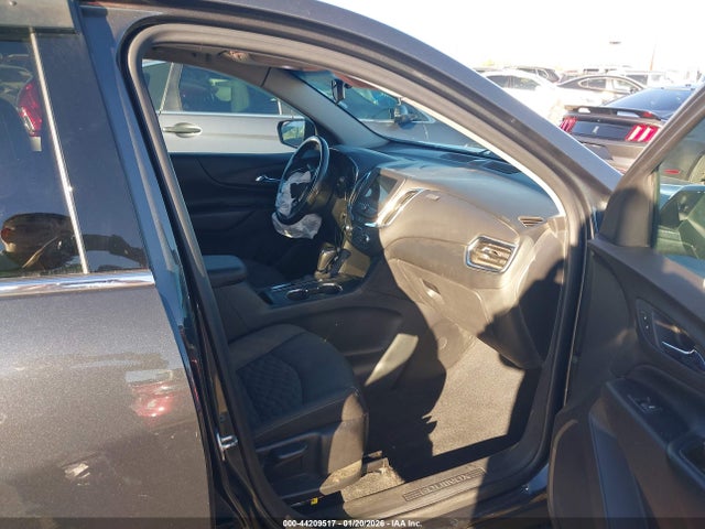 3GNAXUEV0KS652700 Chevrolet EQUINOX LT