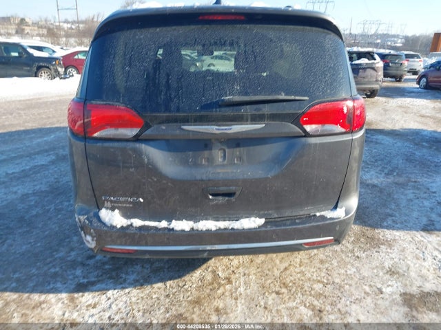 Chrysler Pacifica Touring L 2018 2C4RC1BG8JR352636 Image 17