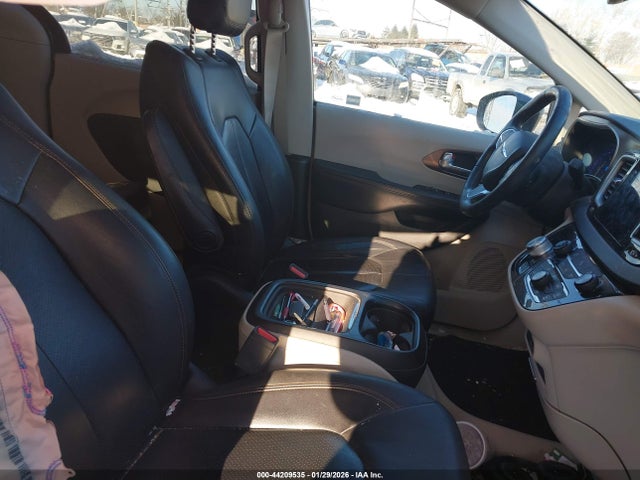 Chrysler Pacifica Touring L 2018 2C4RC1BG8JR352636 Image 5
