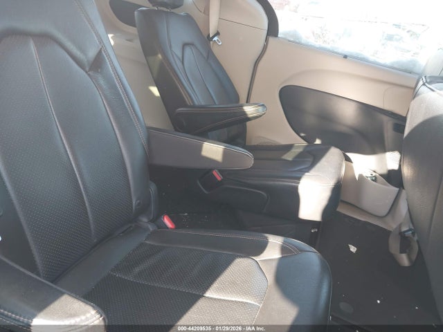 Chrysler Pacifica Touring L 2018 2C4RC1BG8JR352636 Image 8