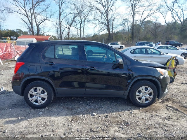 3GNCJKSB7HL184699 Chevrolet TRAX LS