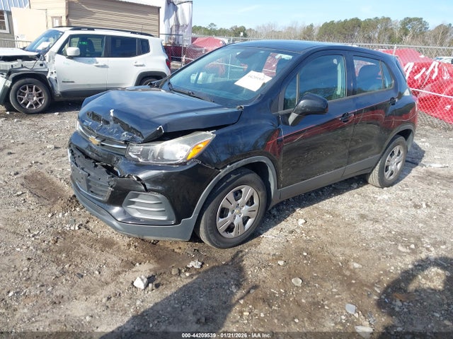 3GNCJKSB7HL184699 Chevrolet TRAX LS