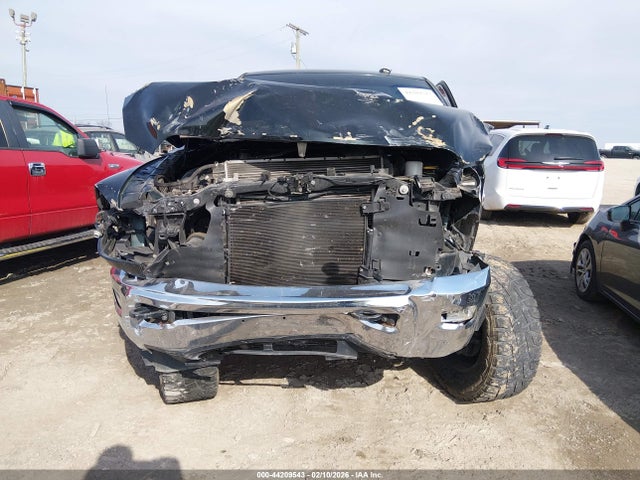 3C6UR5DL0HG694499 RAM 2500 Big Horn 4x4 6&#039;4 Box