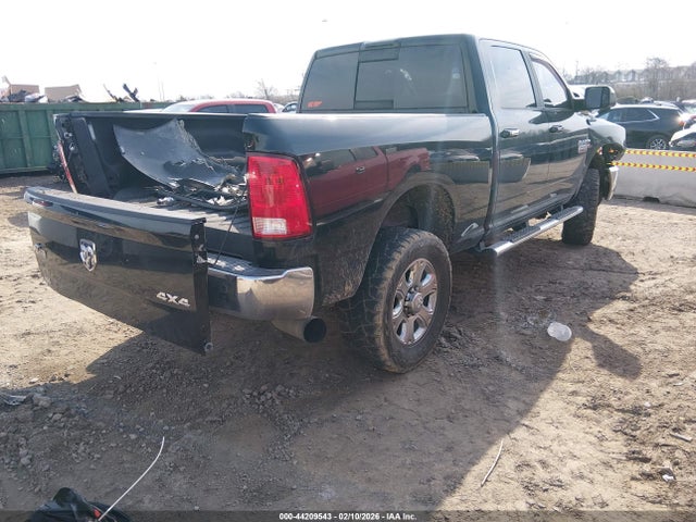 3C6UR5DL0HG694499 RAM 2500 Big Horn 4x4 6&#039;4 Box