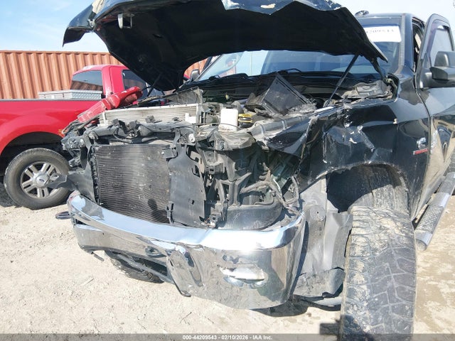 3C6UR5DL0HG694499 RAM 2500 Big Horn 4x4 6&#039;4 Box