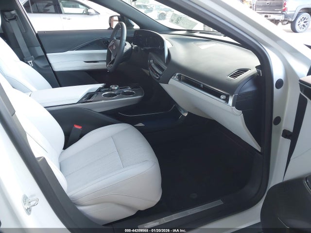Продажа на аукционе авто 2025 Cadillac Lyriq Luxury 1 Rwd, vin: 1GYKPNRK4SZ313177, номер лота: 44209568