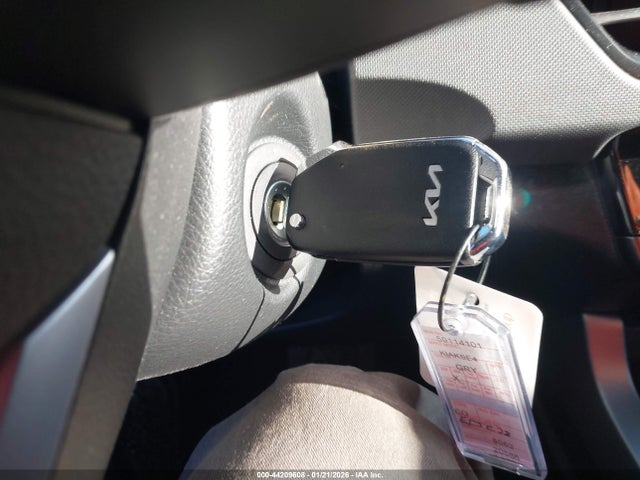 KNDEPCAA6T7853783 KIA Seltos Lx