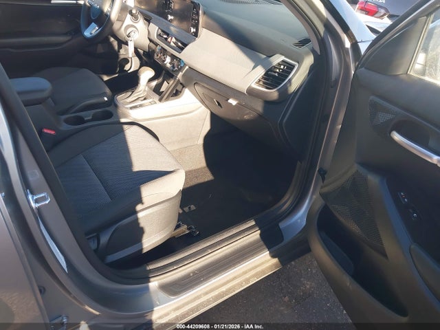 KNDEPCAA6T7853783 KIA Seltos Lx