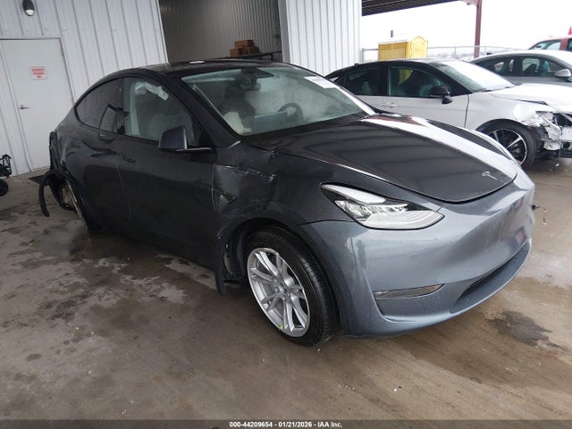 2023 TESLA MODEL Y 7SAYGDEE6PA040329 Photo 0