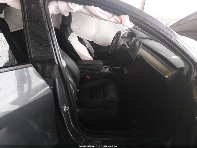 2023 TESLA MODEL Y 7SAYGDEE6PA040329 Photo 4