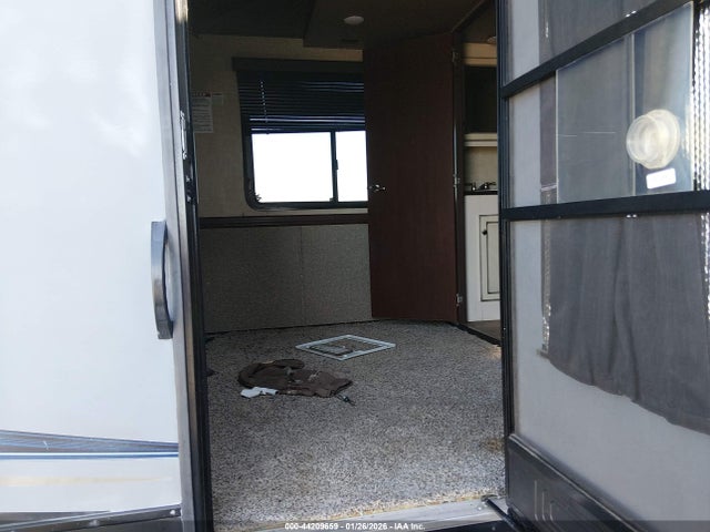 5SFCG4539GE306174 Heartland Road Warrior 425rw