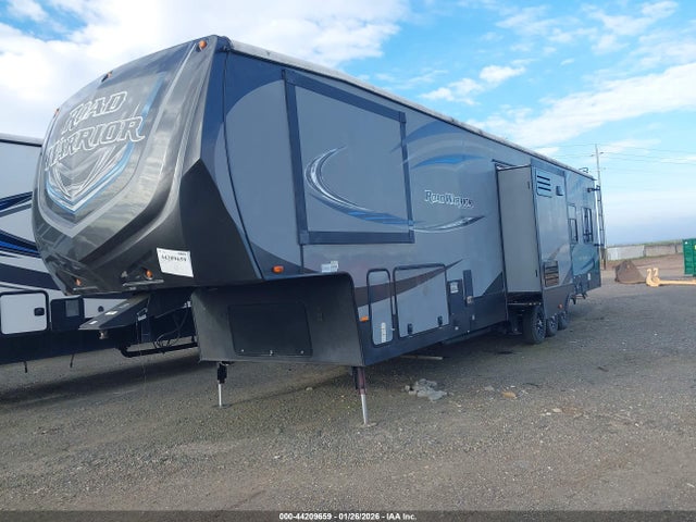 5SFCG4539GE306174 Heartland Road Warrior 425rw