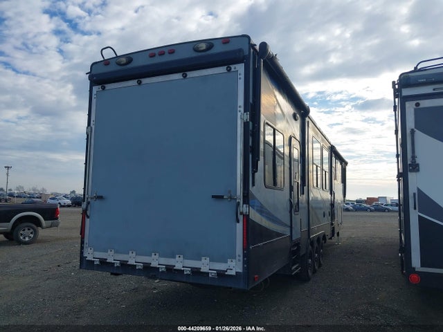 5SFCG4539GE306174 Heartland Road Warrior 425rw