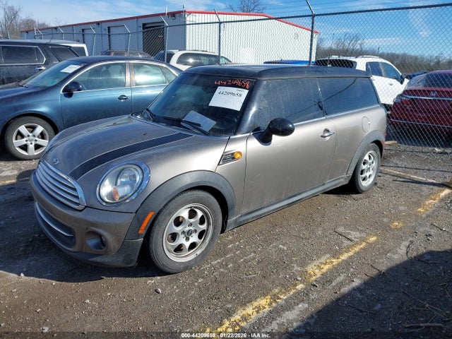 2013 MINI CLUBMAN WMWZF3C56DT491612 Photo 1