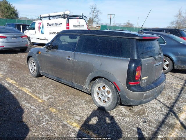 2013 MINI CLUBMAN WMWZF3C56DT491612 Photo 2