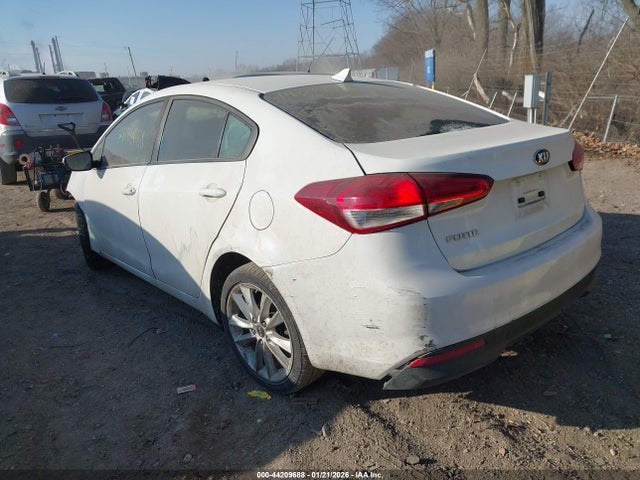 44209688 :رقم المزاد ، 3KPFK4A77JE229100 vin ، 2018 Kia Forte Lx مزاد بيع