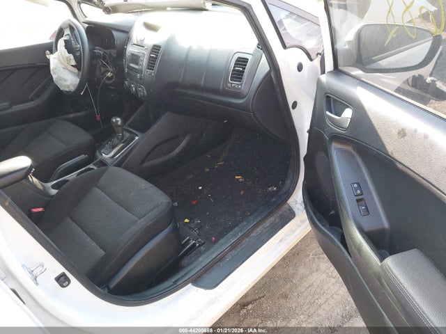 44209688 :رقم المزاد ، 3KPFK4A77JE229100 vin ، 2018 Kia Forte Lx مزاد بيع
