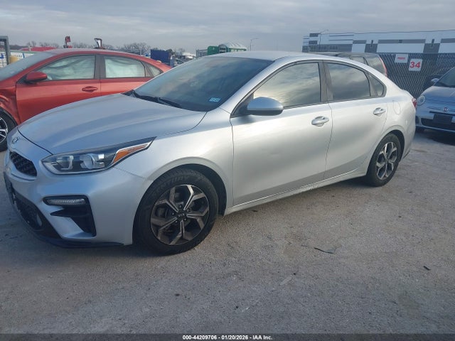 3KPF24AD3KE057042 KIA Forte Lxs