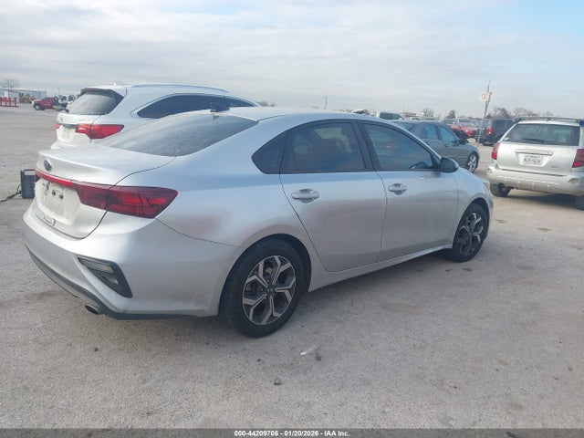 3KPF24AD3KE057042 KIA Forte Lxs