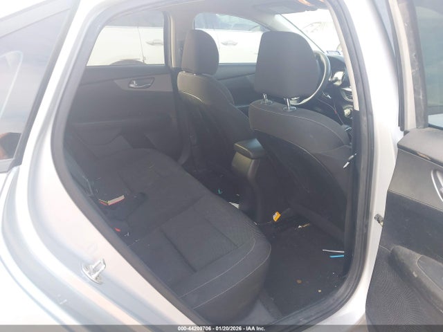 3KPF24AD3KE057042 KIA Forte Lxs
