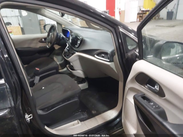 Продаж на аукціоні авто 2017 Chrysler Pacifica Touring, vin: 2C4RC1DG4HR511966, номер лоту: 44209710